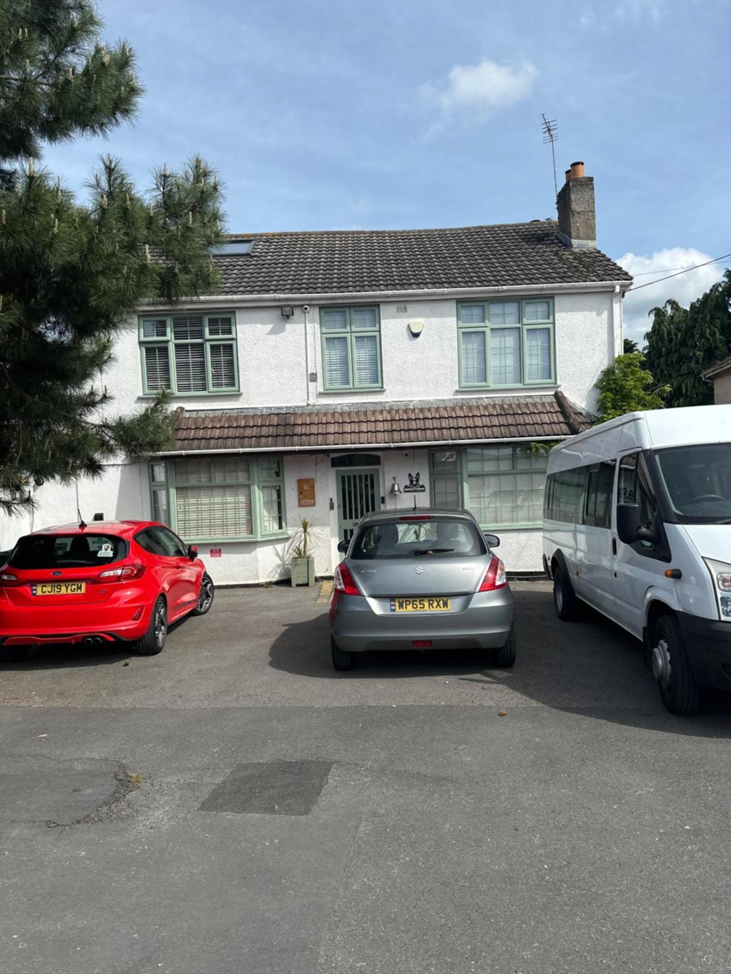 Отель Barrs Court Beds Warmley Экстерьер фото